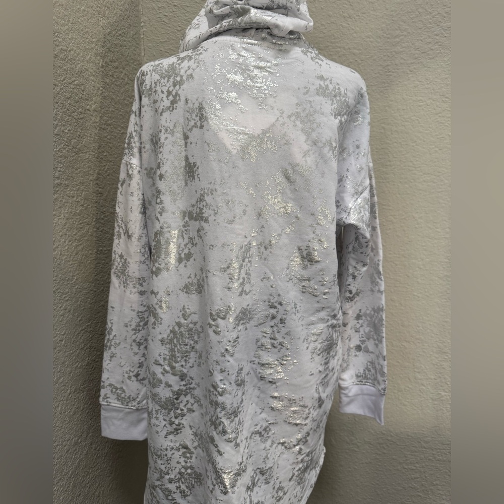 Elegant Long Sleeve Hoodie Dress in White and Silver - Picture 5 of 6
